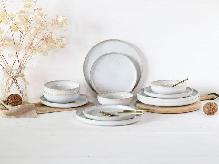 Creatable, 23715, Serie Uno Vintage Offwhite, 12-Teiliges Geschirrset Für 4 Personen, Teller Set Aus Steinzeug, Spülmaschinen- Und Mikrowellengeeignet, Made in Portugal