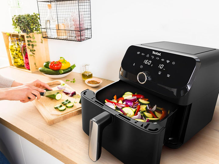 Tefal Easy Fry Mega Heißluftfritteuse, 7,5 Liter Fassungsvermögen, Bis Zu 8 Personen, 99% Weniger Fett, 8 Automatische Gareinstellungen, Digitales Display, Spülmaschinengeeignet, Schwarz, EY8558E0