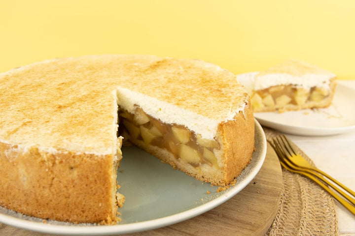 RUF Apfeltorte, Backmischung Für Eine Apfel-Torte Mit Sahne-Creme Und Zimt-Zucker, Apfel-Zimt-Torte, Vegan